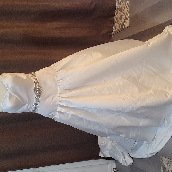Faviana Dresses & Skirts - Size 12 Faviana Wedding Dress - Make Offer